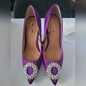 Express Vibrant Purple Satin Pointed-Toe Heels with Crystal Rosette